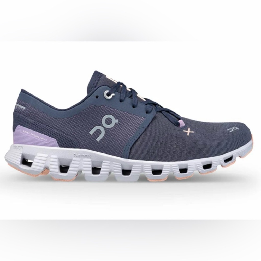 NWOT On Cloud X 3 Running Shoe Iron/Fade Sz 8.5